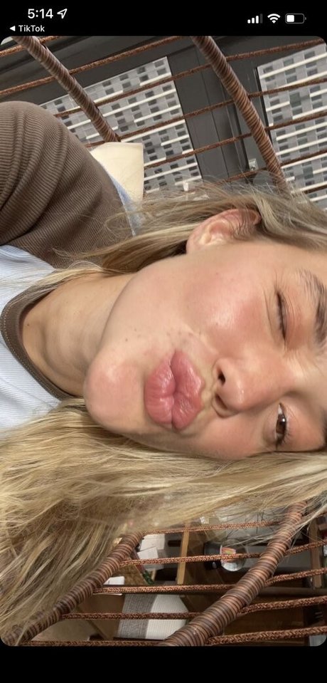 Nacktes geleaktes OnlyFans-Foto von Olivia Ponton