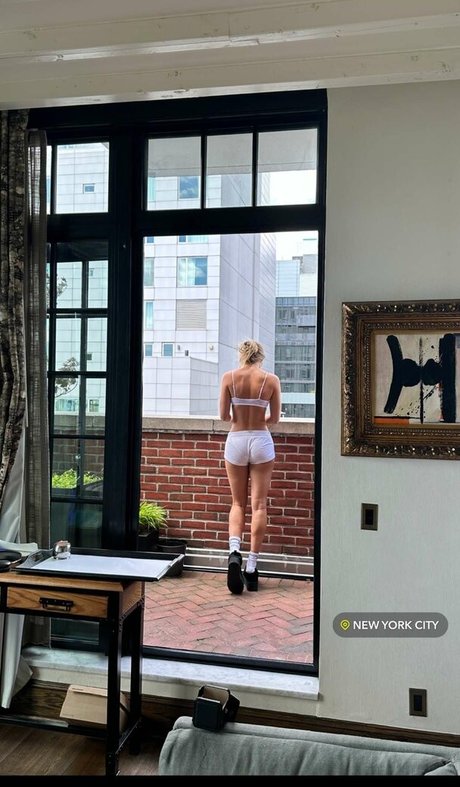 Nacktes geleaktes OnlyFans-Foto von Olivia Ponton