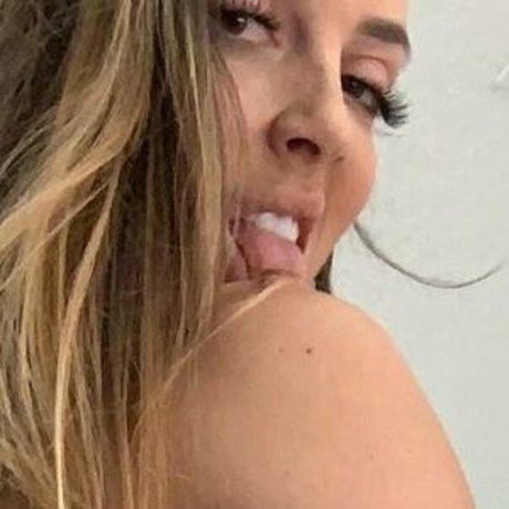 Nacktes geleaktes OnlyFans-Foto von Chelsea Green