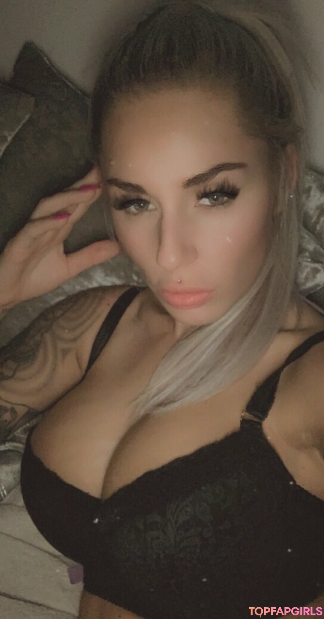 Nacktes geleaktes OnlyFans-Foto von Hotwifey #72 Nacktes geleaktes OnlyFans-Foto von Hotwifey #72