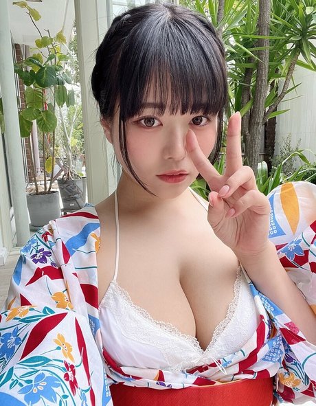 Nacktes geleaktes OnlyFans-Foto von Umi Shinonome