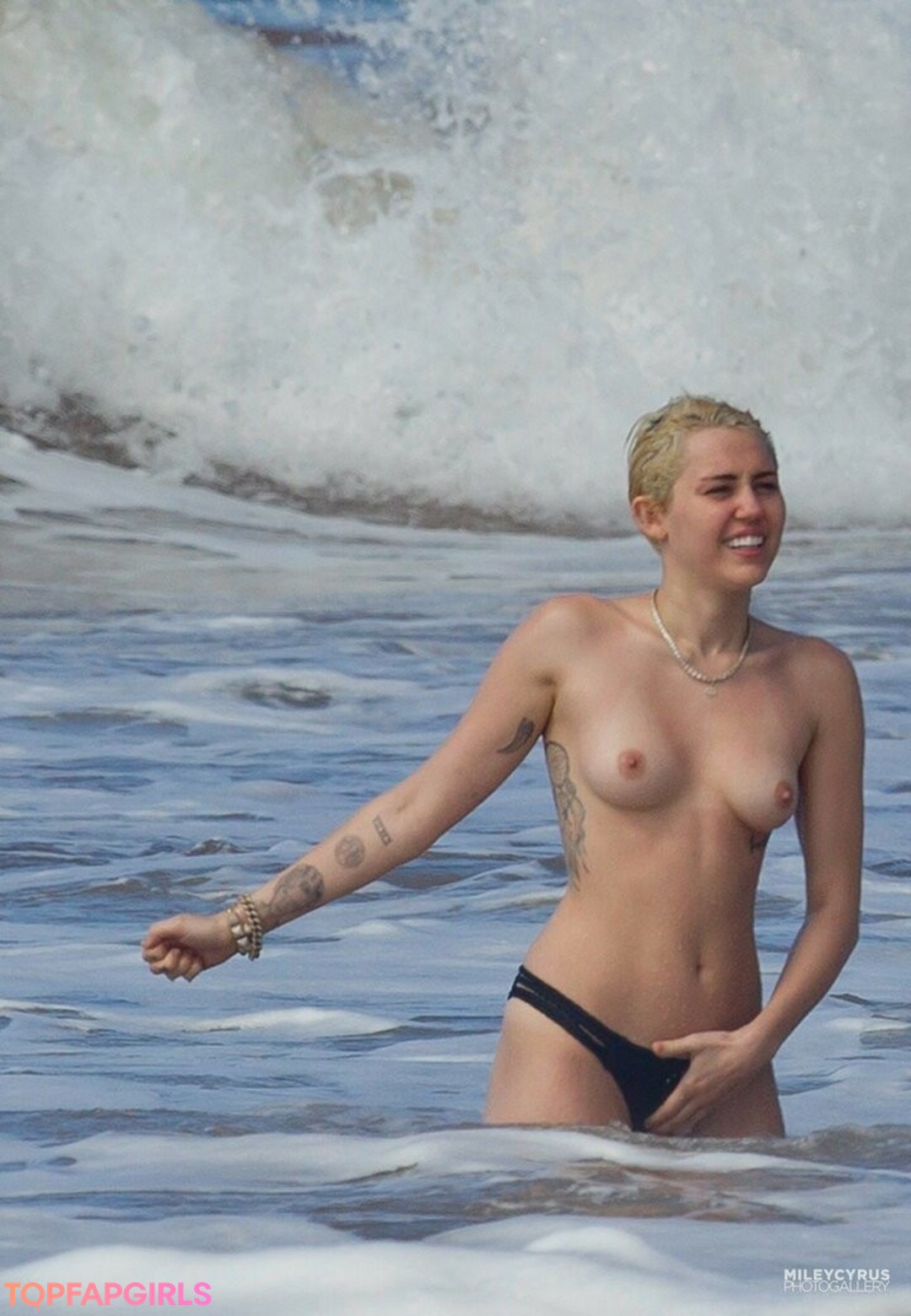 Nacktes geleaktes OnlyFans-Foto von Miley Cyrus #1287