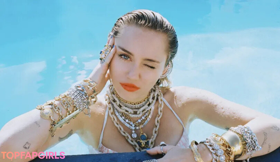 Nacktes geleaktes OnlyFans-Foto von Miley Cyrus #1635