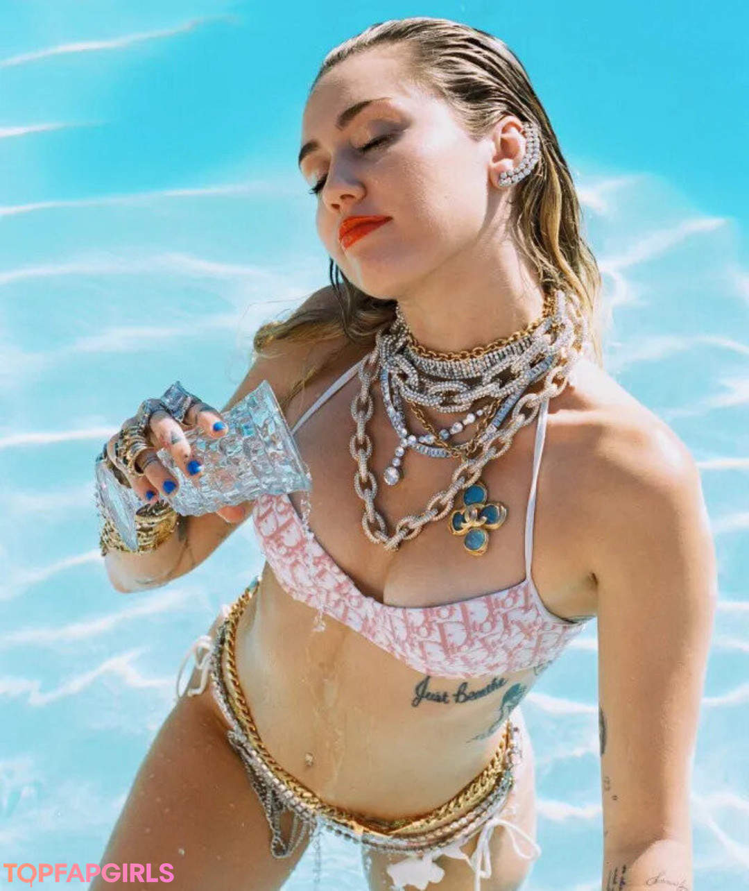 Nacktes geleaktes OnlyFans-Foto von Miley Cyrus #1637