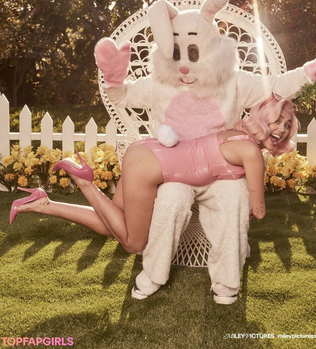 Nacktes geleaktes OnlyFans-Foto von Miley Cyrus #1810