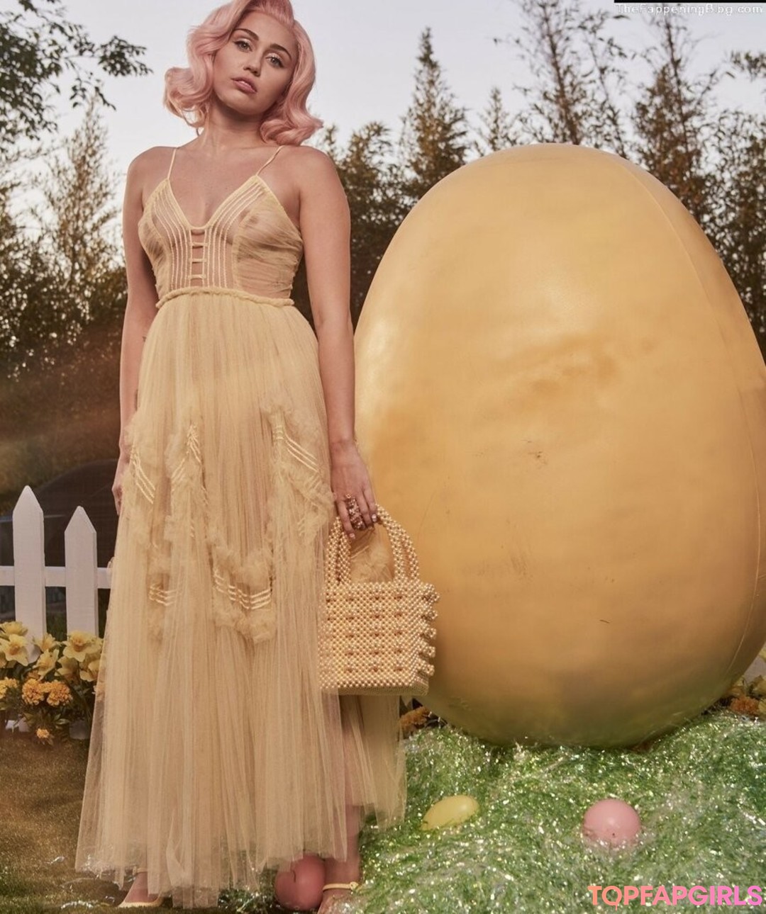 Nacktes geleaktes OnlyFans-Foto von Miley Cyrus #1814