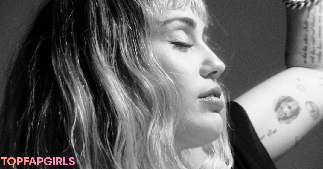 Nacktes geleaktes OnlyFans-Foto von Miley Cyrus #1996