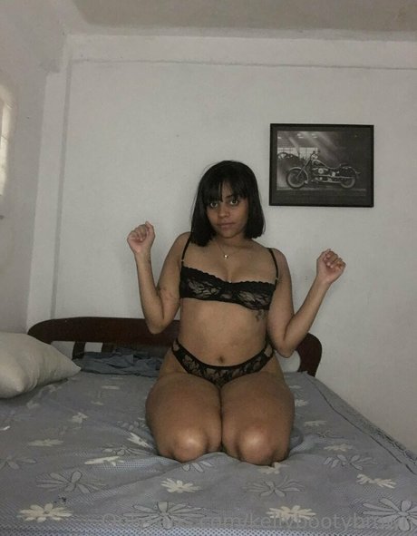 Nacktes geleaktes OnlyFans-Foto von Kellybootybrown