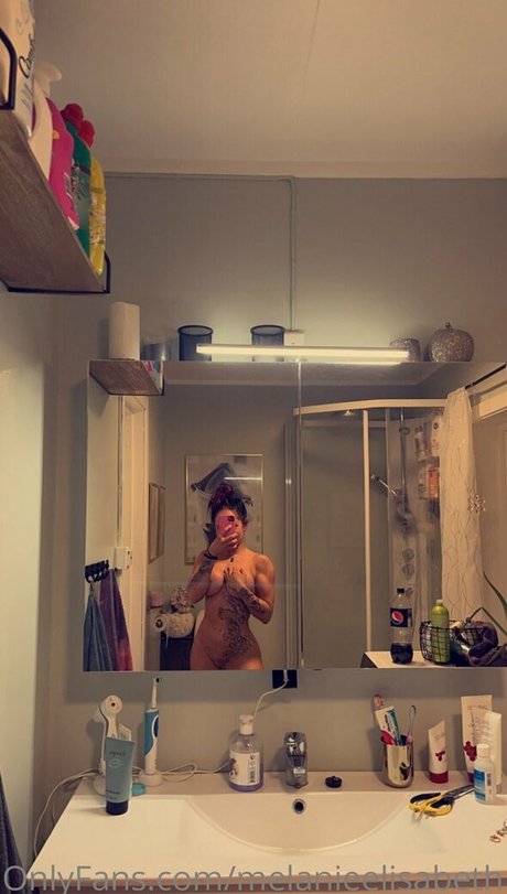 Nacktes geleaktes OnlyFans-Foto von Melanieelisabeth