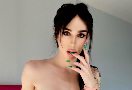 Nacktes geleaktes OnlyFans-Foto von Tsgirlrubi