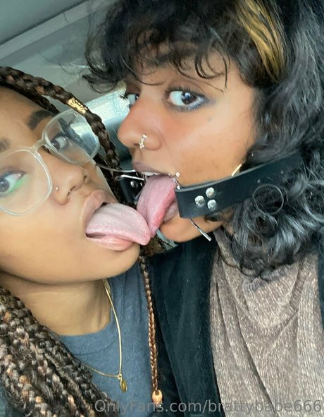 Nacktes geleaktes OnlyFans-Foto von Brattybabe666