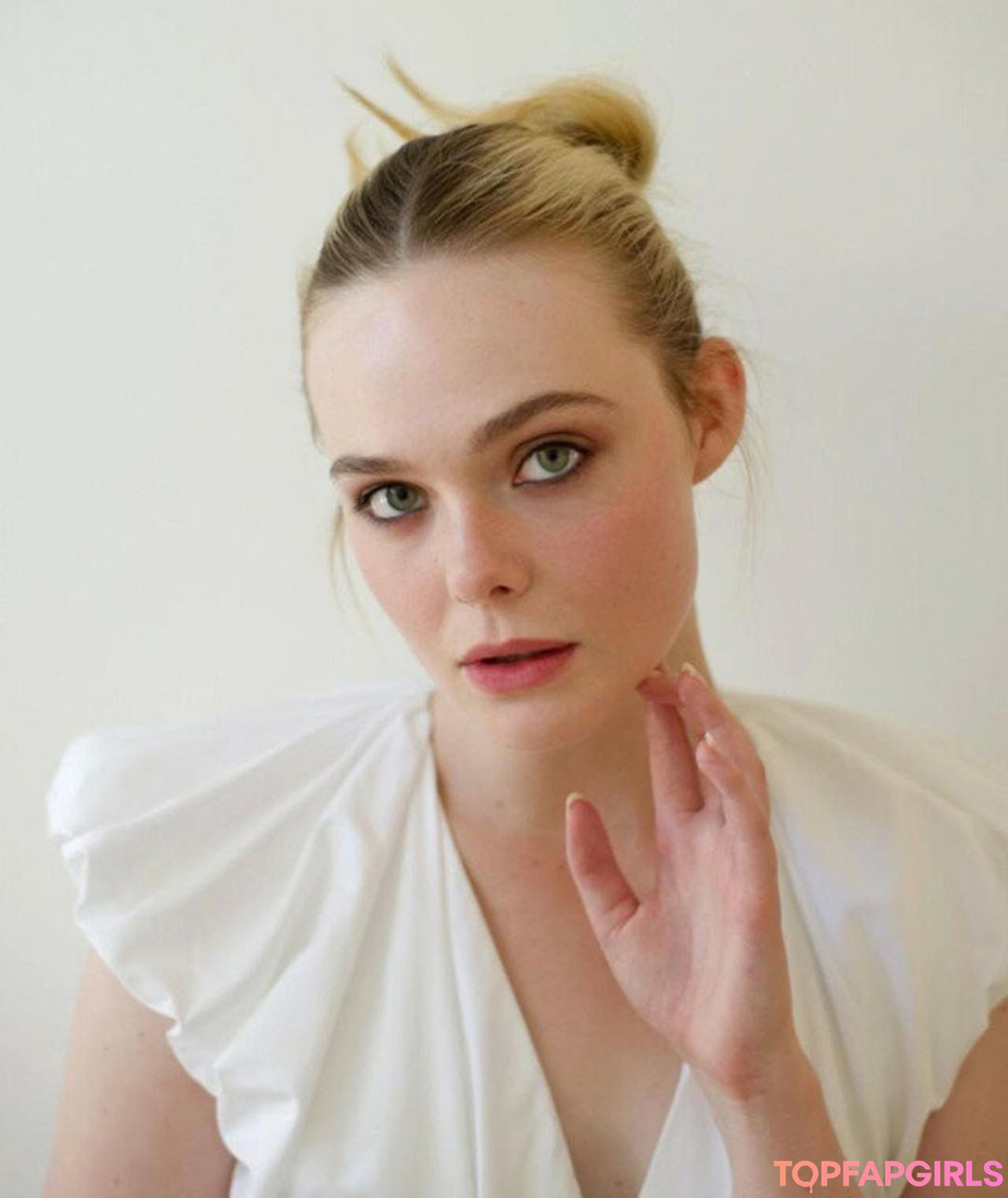 Nacktes geleaktes OnlyFans-Foto von Elle Fanning #1188
