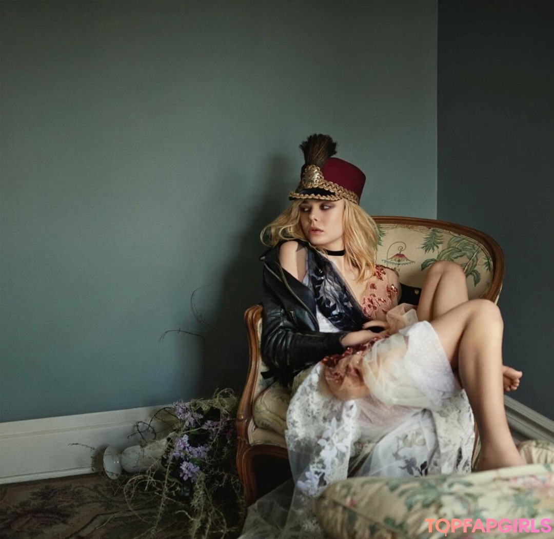 Nacktes geleaktes OnlyFans-Foto von Elle Fanning #1232