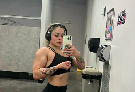 Nacktes geleaktes OnlyFans-Foto von Fitbadonkfree