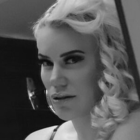 Nacktes geleaktes OnlyFans-Foto von Taya Valkyrie