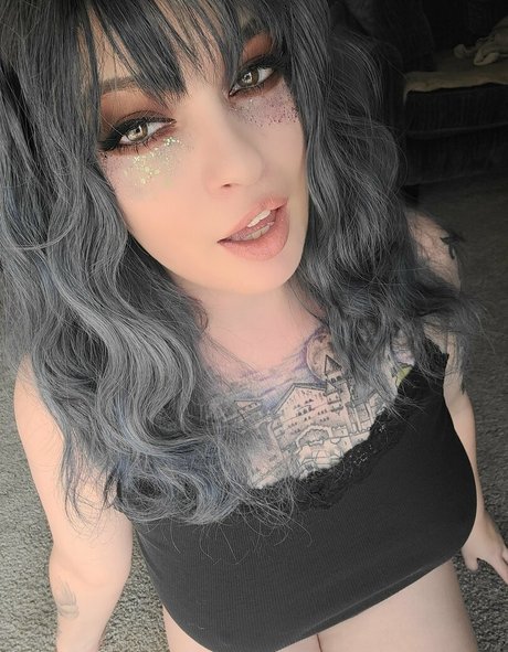 Nacktes geleaktes OnlyFans-Foto von Lilahfree