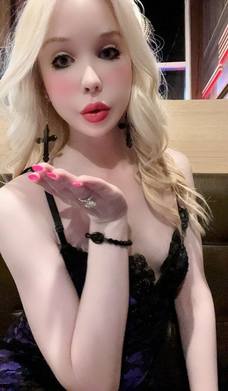 Nacktes geleaktes OnlyFans-Foto von Sarina Valentina
