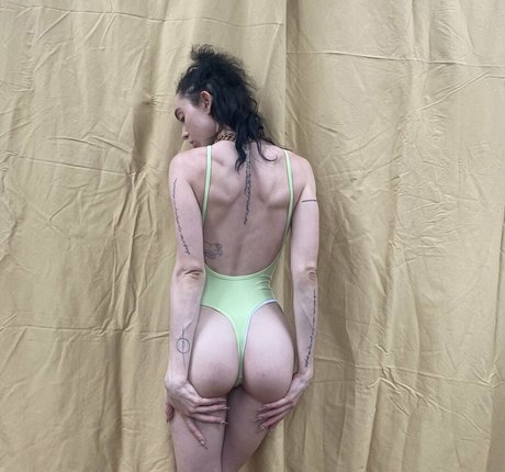 Nacktes geleaktes OnlyFans-Foto von Taylor Zahn