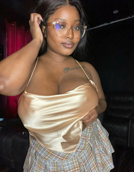 Nacktes geleaktes OnlyFans-Foto von Ilovecaramel