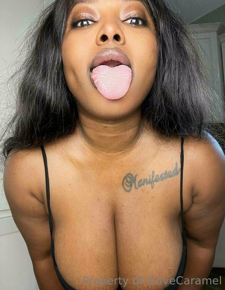 Nacktes geleaktes OnlyFans-Foto von Ilovecaramel