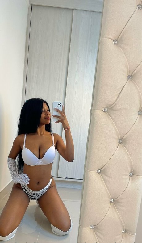 Nacktes geleaktes OnlyFans-Foto von Giuliavalencia