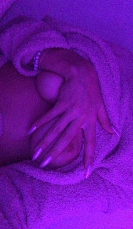 Nacktes geleaktes OnlyFans-Foto von Leliloo