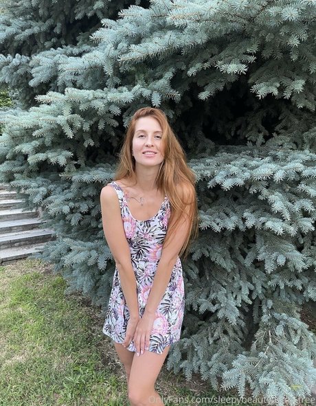 Nacktes geleaktes OnlyFans-Foto von Sleepybeautyasmrfree