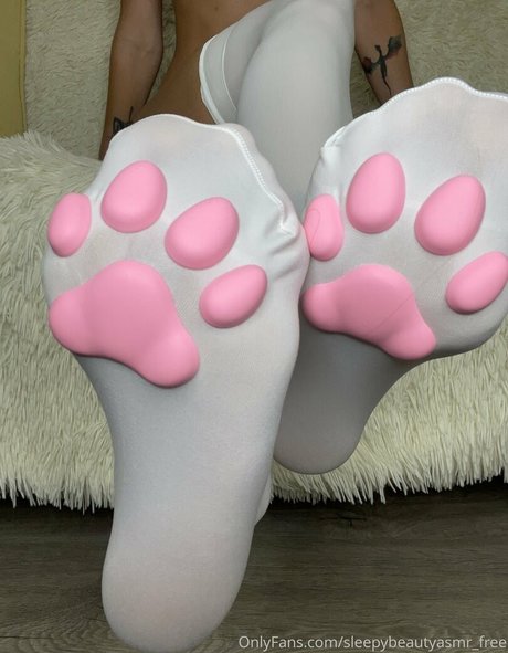 Sleepybeautyasmrfree