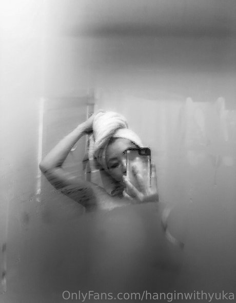 Nacktes geleaktes OnlyFans-Foto von Hanginwithyuka4free