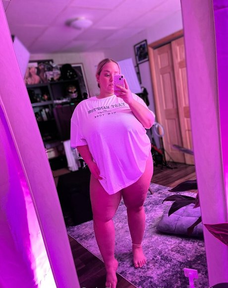 Nacktes geleaktes OnlyFans-Foto von Ilovecaroline