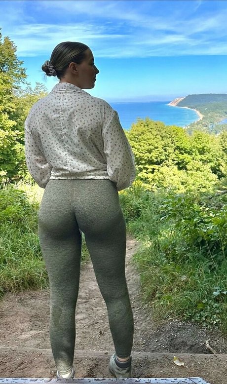 Nacktes geleaktes OnlyFans-Foto von Pineapplebrat