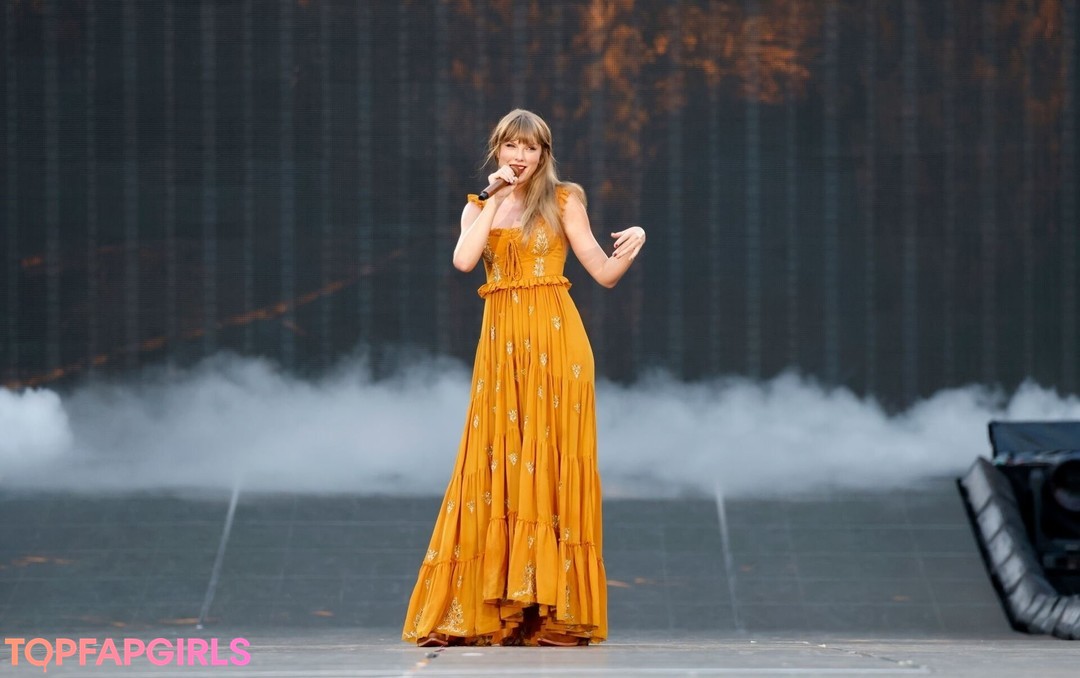 Nacktes geleaktes OnlyFans-Foto von Taylor Swift #1895