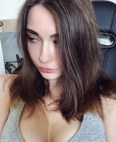 Nacktes geleaktes OnlyFans-Foto von Arina Berdnikova