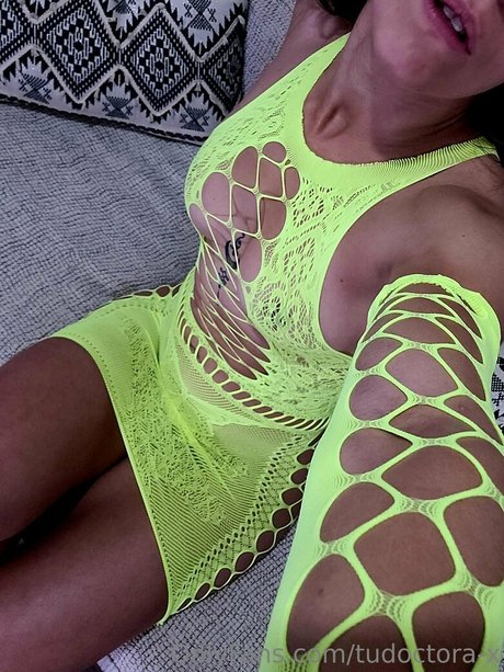 Nacktes geleaktes OnlyFans-Foto von Mbootylicious