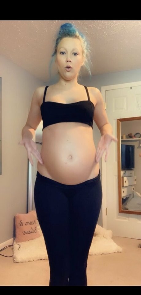 Nacktes geleaktes OnlyFans-Foto von Misscherryfitx