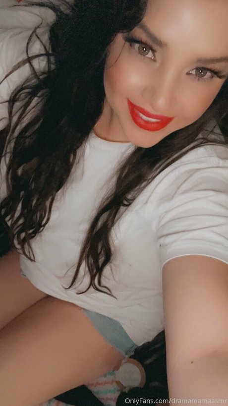 Nacktes geleaktes OnlyFans-Foto von Dramamamaasmr