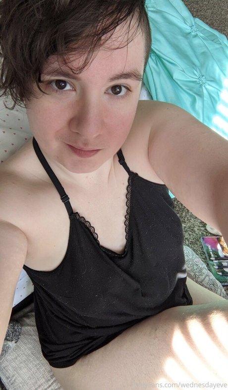 Nacktes geleaktes OnlyFans-Foto von Wednesdayeve