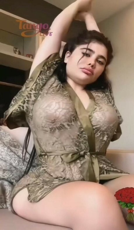 Nacktes geleaktes OnlyFans-Foto von Angie Khoury