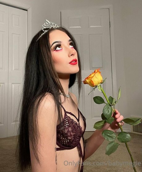 Nacktes geleaktes OnlyFans-Foto von Babymegie