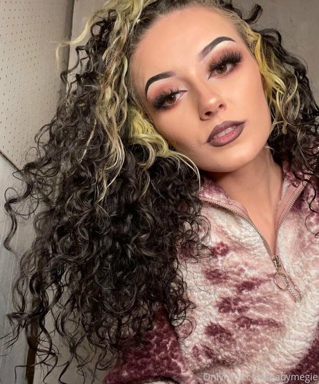 Nacktes geleaktes OnlyFans-Foto von Babymegie