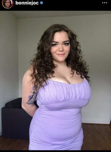 Nacktes geleaktes OnlyFans-Foto von Cbeezeec