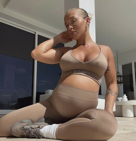 Nacktes geleaktes OnlyFans-Foto von Tammy Hembrow