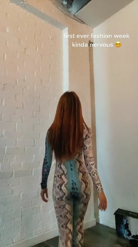 Nacktes geleaktes OnlyFans-Foto von Alyanna Joelle