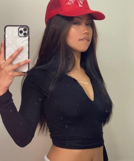 Nacktes geleaktes OnlyFans-Foto von Alyanna Joelle