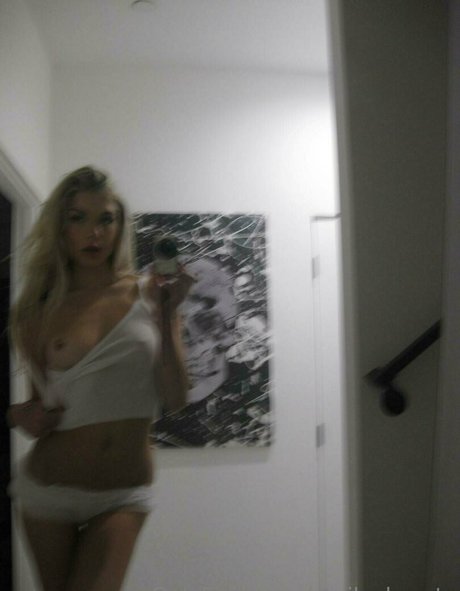 Nacktes geleaktes OnlyFans-Foto von Emilyyhearts
