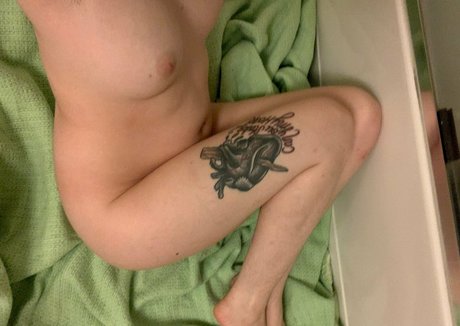Nacktes geleaktes OnlyFans-Foto von Corrinvalentinecosplay