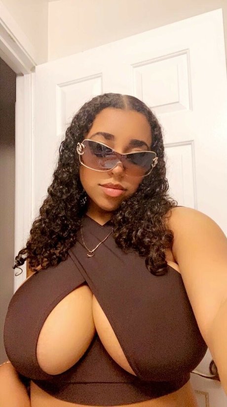 Nacktes geleaktes OnlyFans-Foto von Tesssabearrr