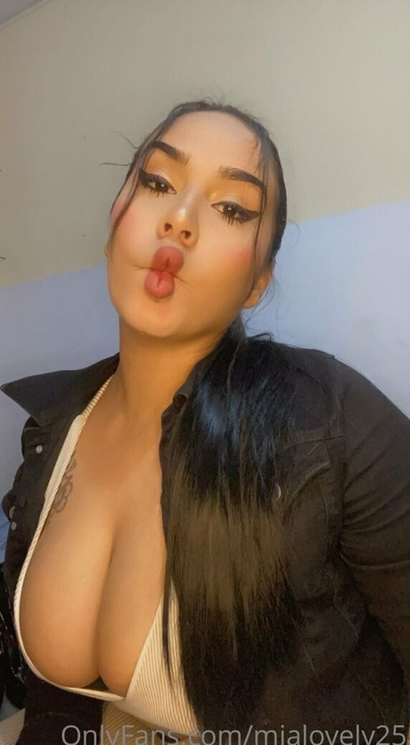 Nacktes geleaktes OnlyFans-Foto von Mialovely25