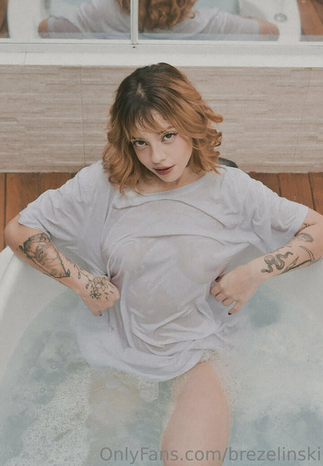 Nacktes geleaktes OnlyFans-Foto von Brendazelinski