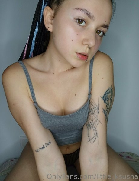 Nacktes geleaktes OnlyFans-Foto von Littleksyusha